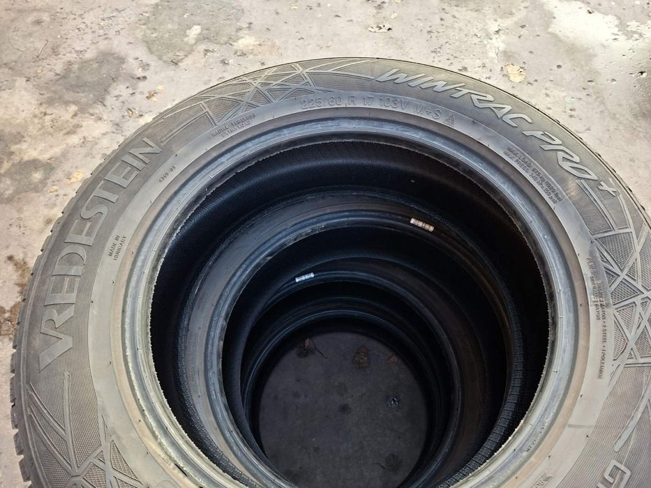 Зимни автомобилни гуми Vredstain