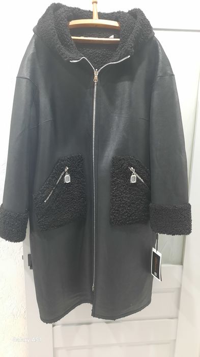 В продаже женская дублёнка