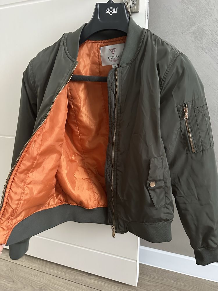 Дамски яке Guess s размер