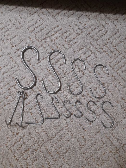 Carlige inox incepand de la 2,5 lei