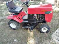 Tractoras tuns gazon