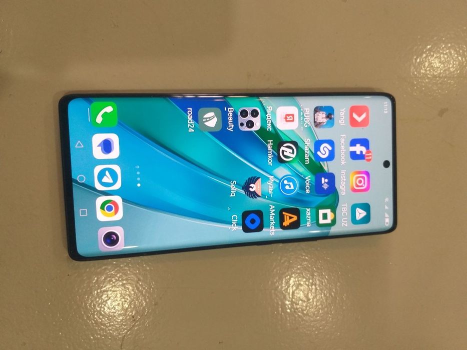 Продаётся телефон Хонор. Х9 а.