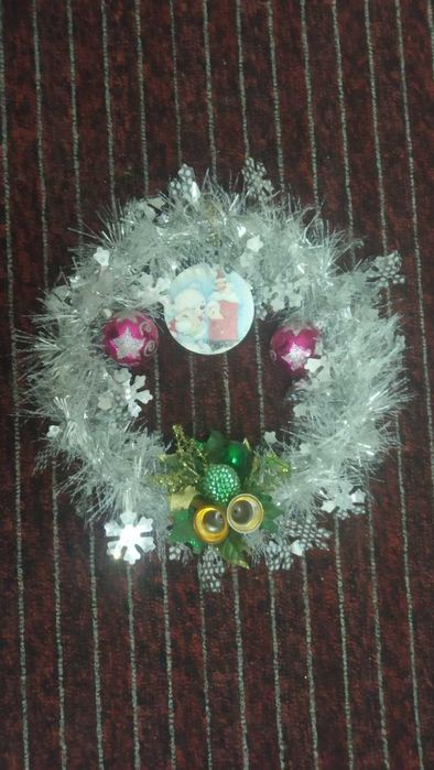 Продам новогодние праздничные венки