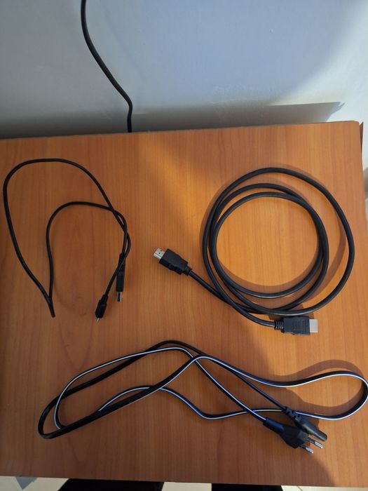 PS4 slim - 2 controllere + 2 jocuri – Pasta termica schimbata