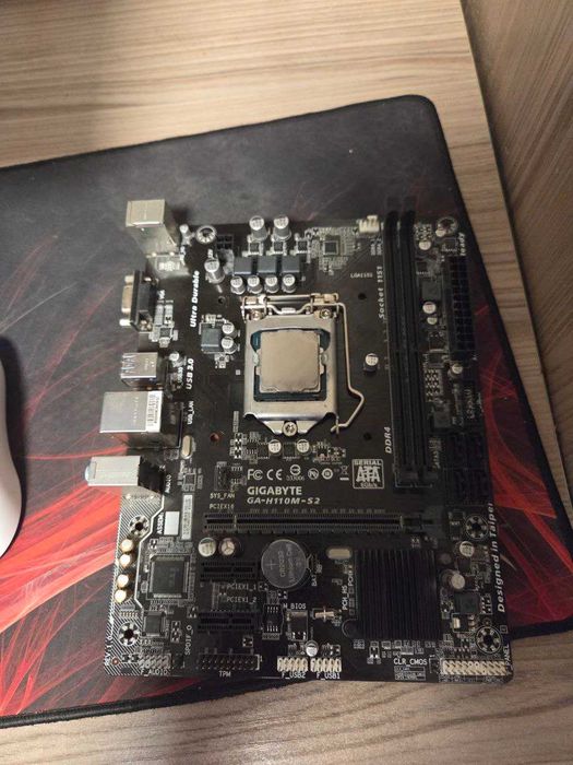 I7 7700 x Gigabyte GA-H110M-S2