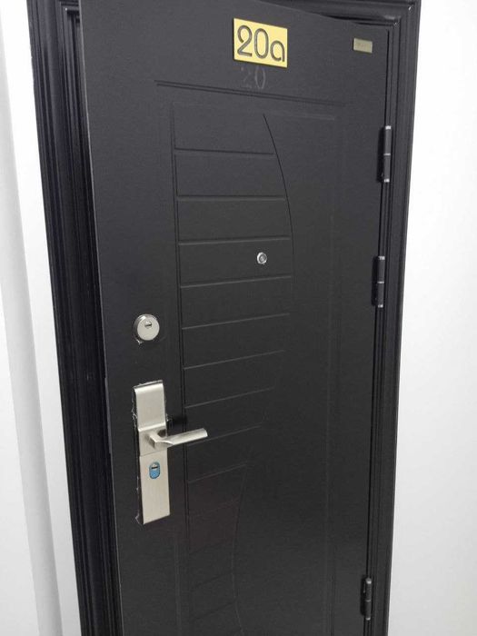 В Центре Города Срочно продаётся 1в2 комнатная квартира с ремонтом