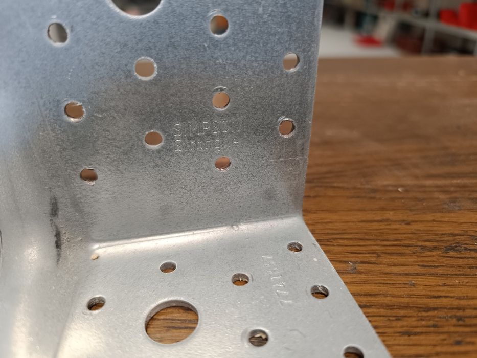 Colțar Zincat perforat 255 mm TimberFrame