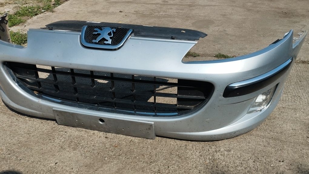 Предна броня Пежо 407 / Peugeot 407