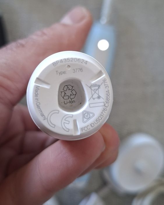 Periute de dinti Oral B, IO3, IO5