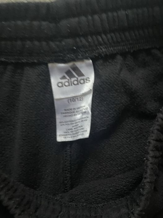 Vand hanorace si pantaloni de trening Adidas