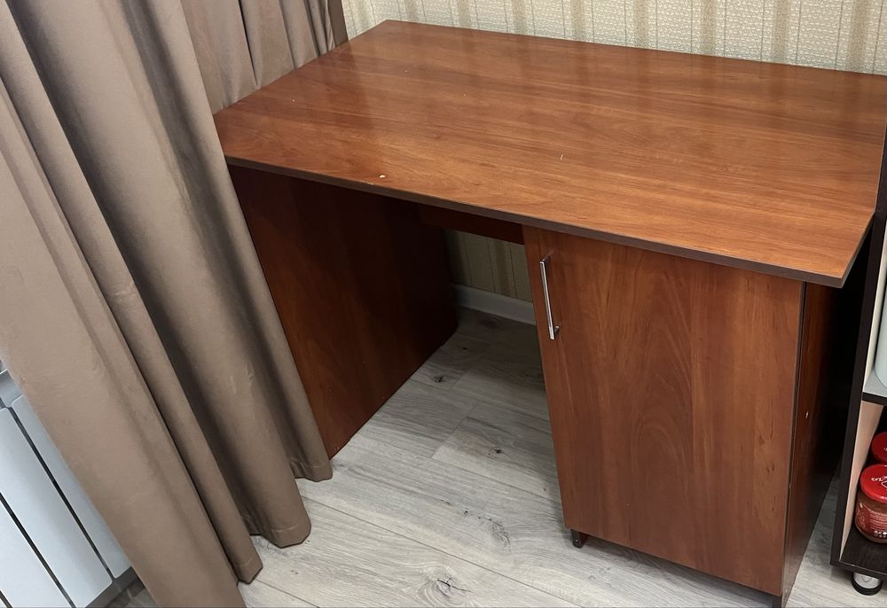 Продам письменный стол