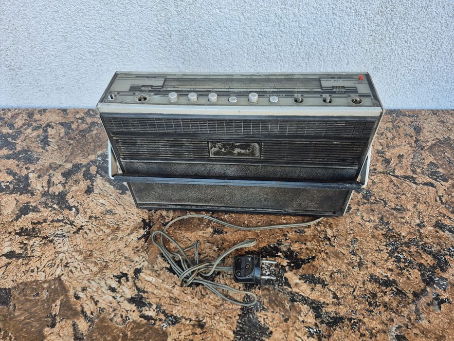 Radio receptor portabil Gloria 3,RP1524-nefuncțional 

- radio este fu