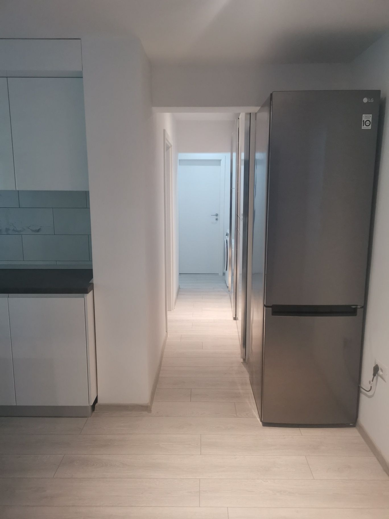 Propietar inchiriez Apartament 3 camere decomandate