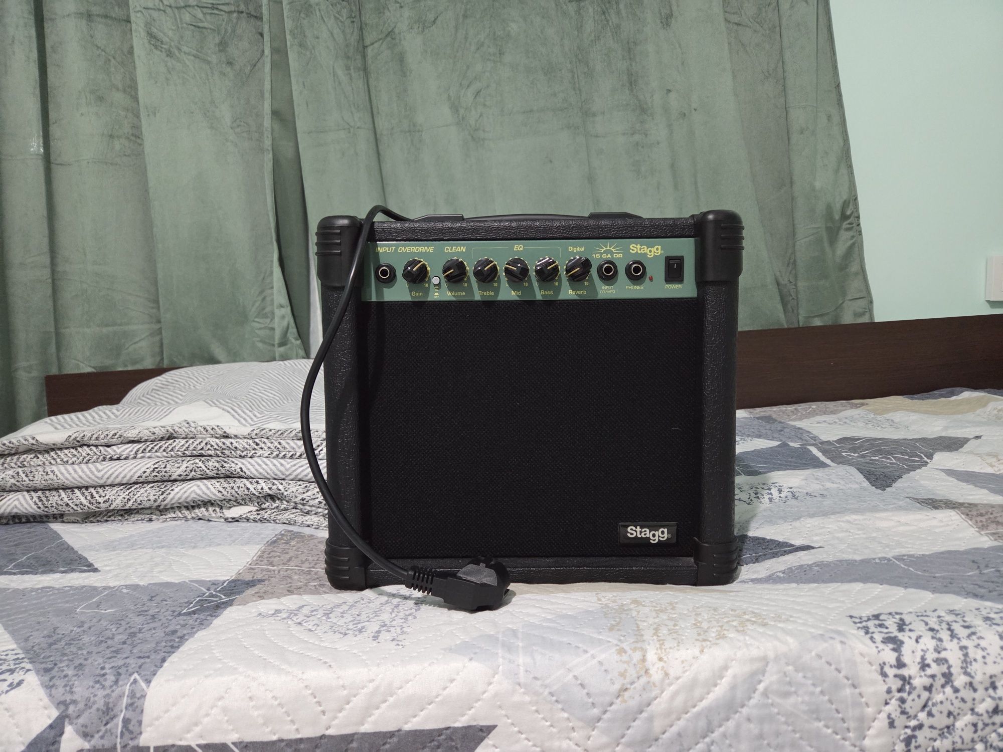 Усилвател за Китара Stagg 15w ga dr