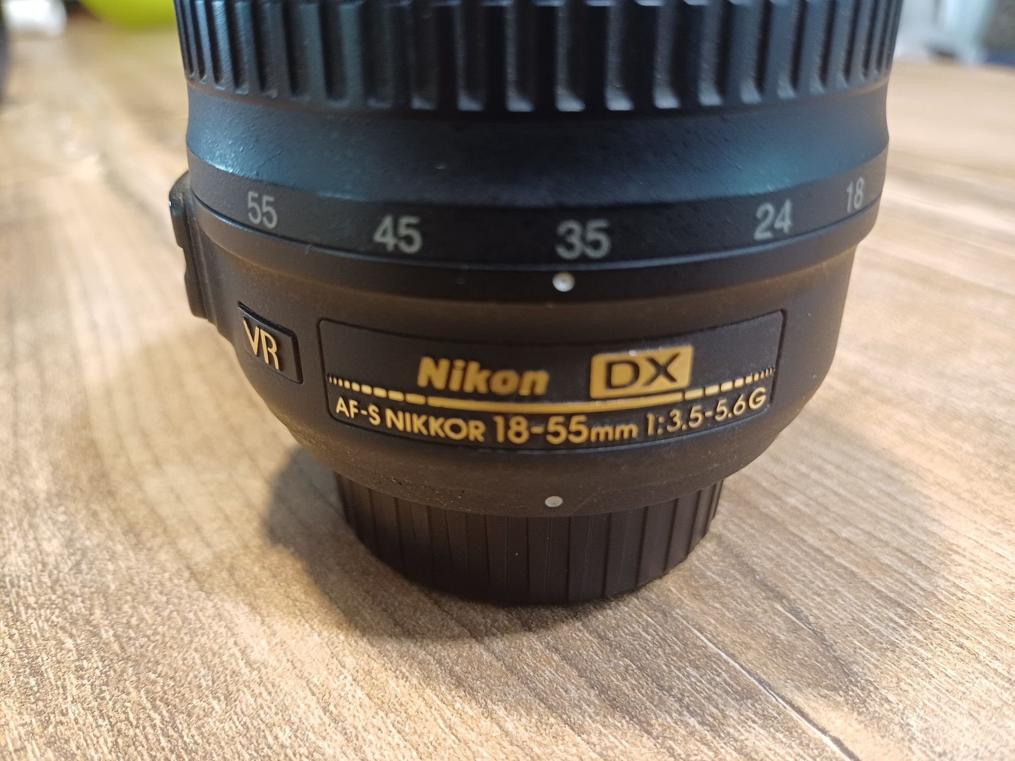 Фотоапарат DSLR Nikon D3100 с 2 обектива