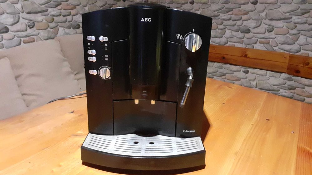 Продавам кафе автомат AEG