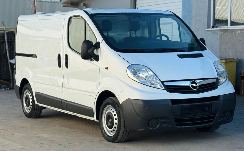 Opel Vivaro // Renault Trafic 2.0 Diesel 115CP E 5 An 07.2013