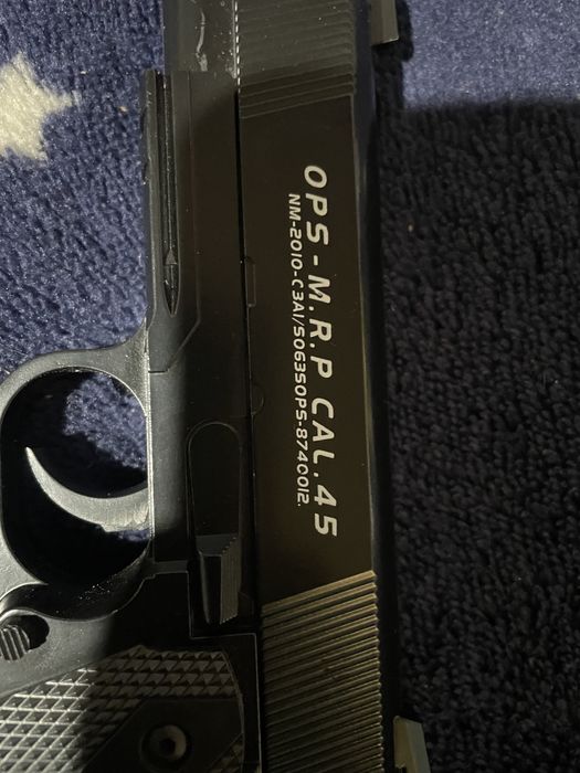 Pistol metalic cal.45
