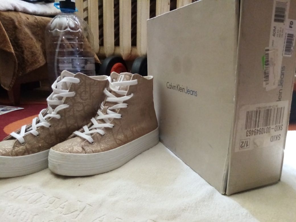 обувки Calvin Klein