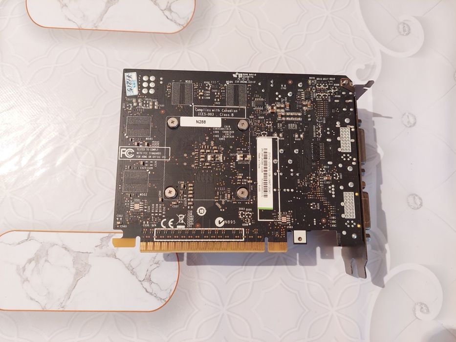 Продам видеокарту Zotak GTX750