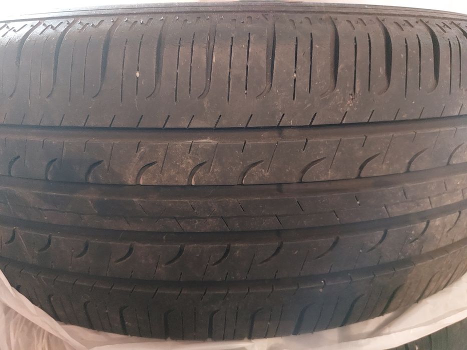 Anvelope vara Gooyear Efficient Grip 225 55 R19 set