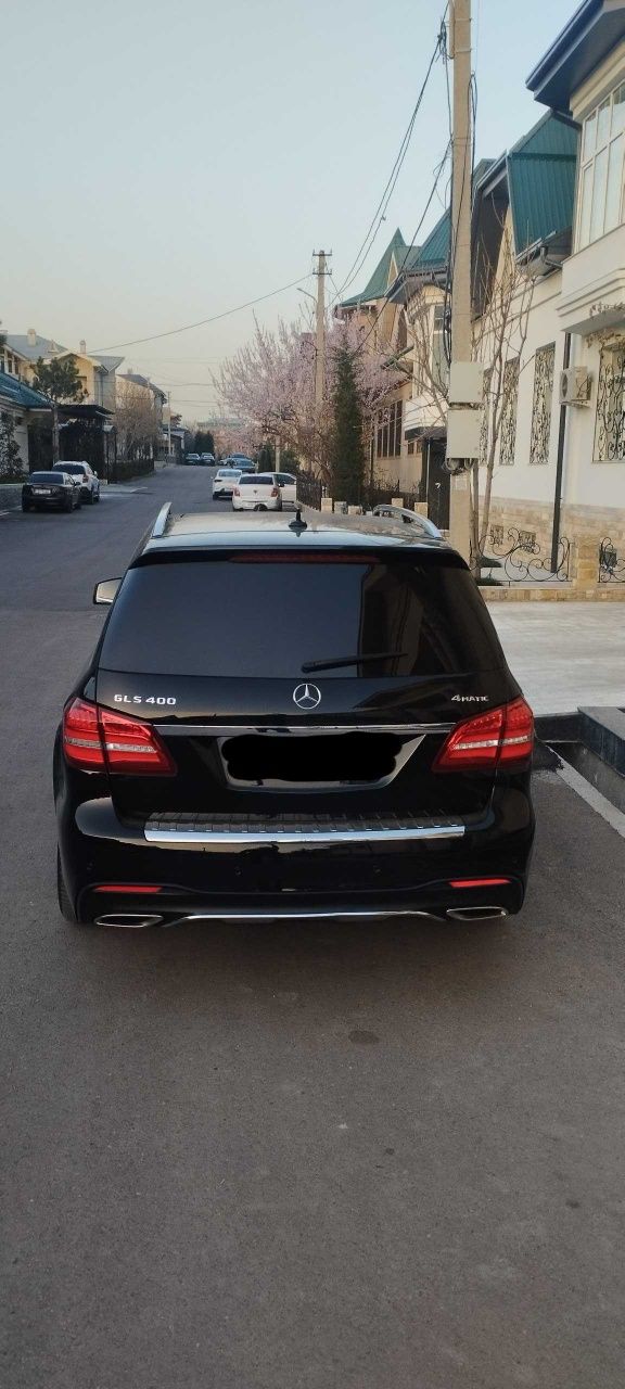 Mercedes GLS 400