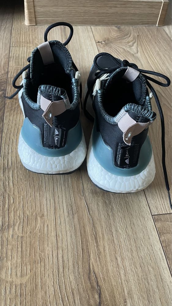 Маратонки Adidas ultraboost x Parley 36.5