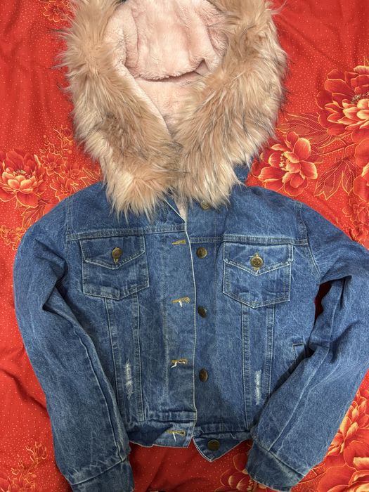 Продается зимняя джинсовая куртка