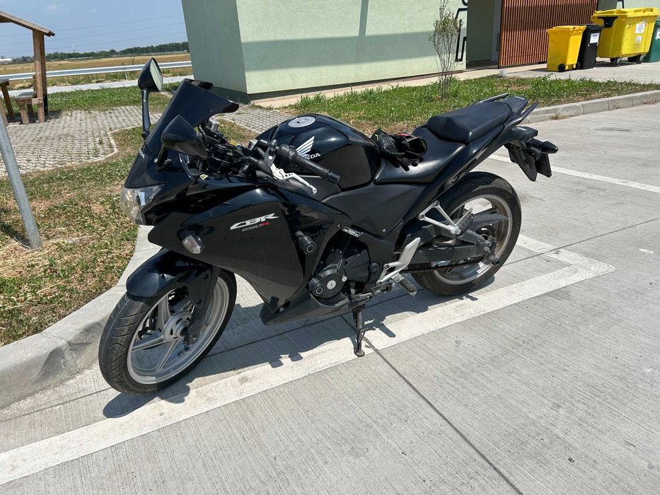 Vand Honda cbr 250RA, an 2011