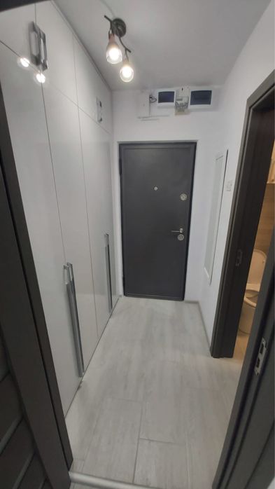 PF . Inchiriez garsoniera