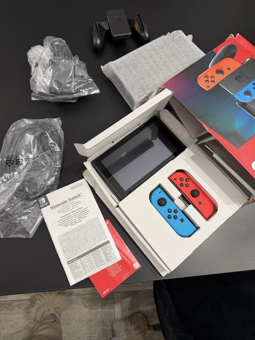 Nintendo Switch , full box, stare impecabila !