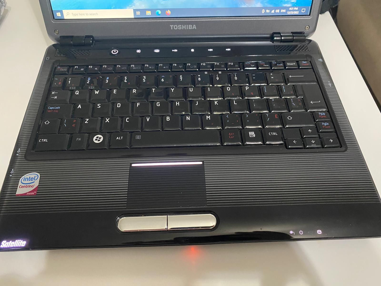 Laptop Toshiba Satellite U400 acumulator nou