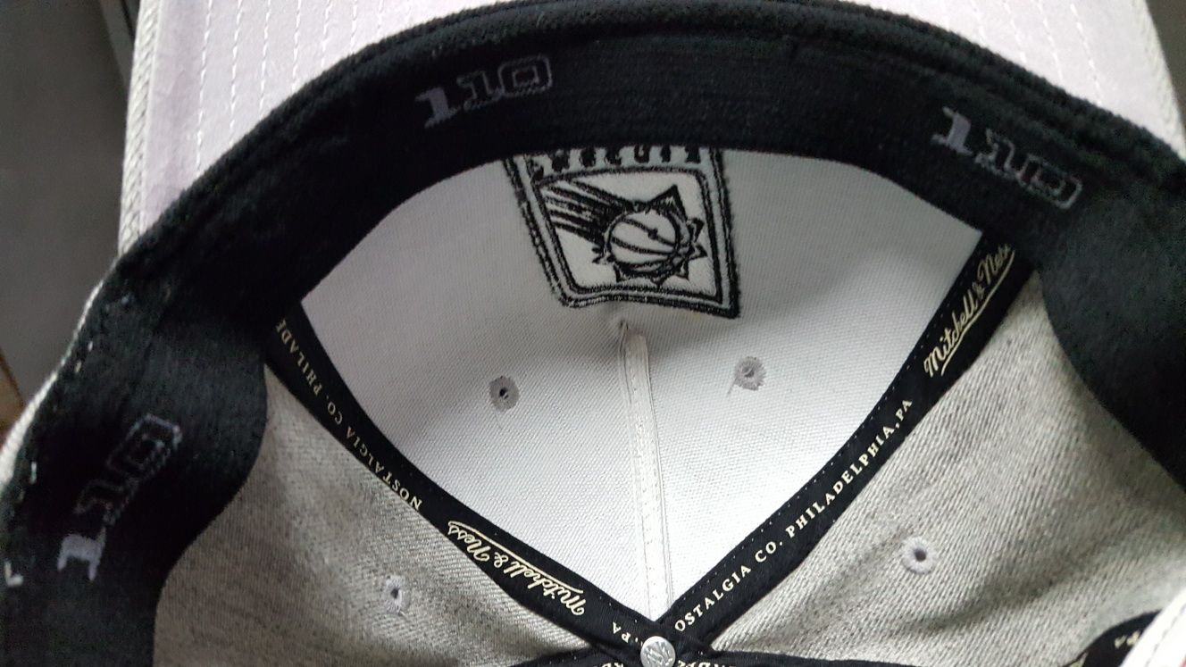 Шапки на Phoenix Suns и New Jersey  Devils