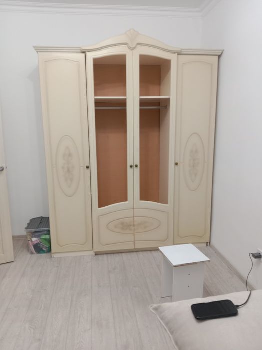 Отдаём даром диван, телевизор, шифонер, ковер, люстра