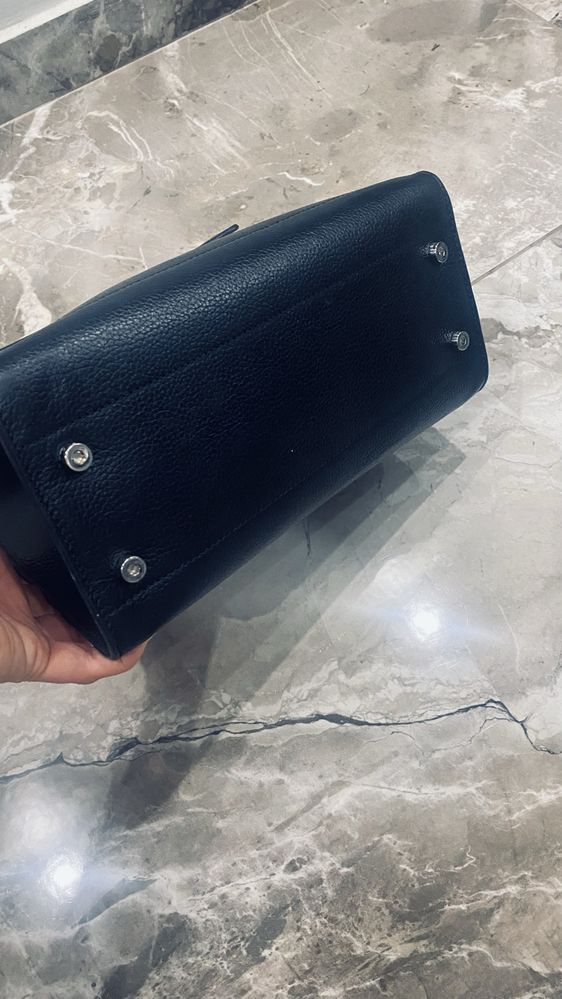 Coccinelle оригинална чанта от естествена мека кожа