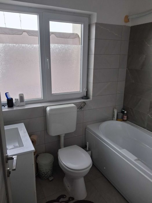 Casa de inchiriat, se accepta animale de companie.