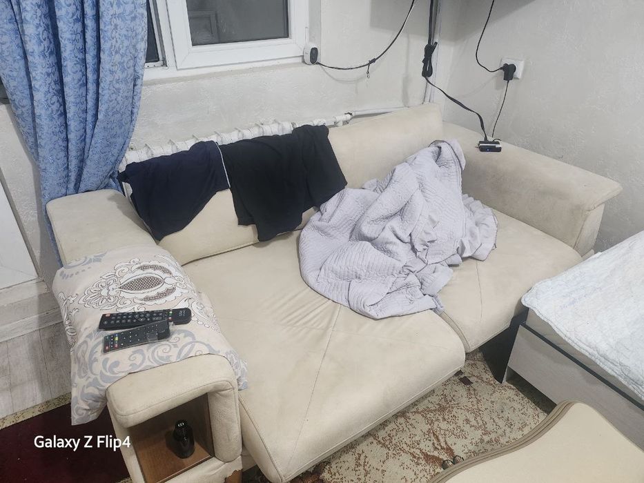 Срочно сотилади диванла