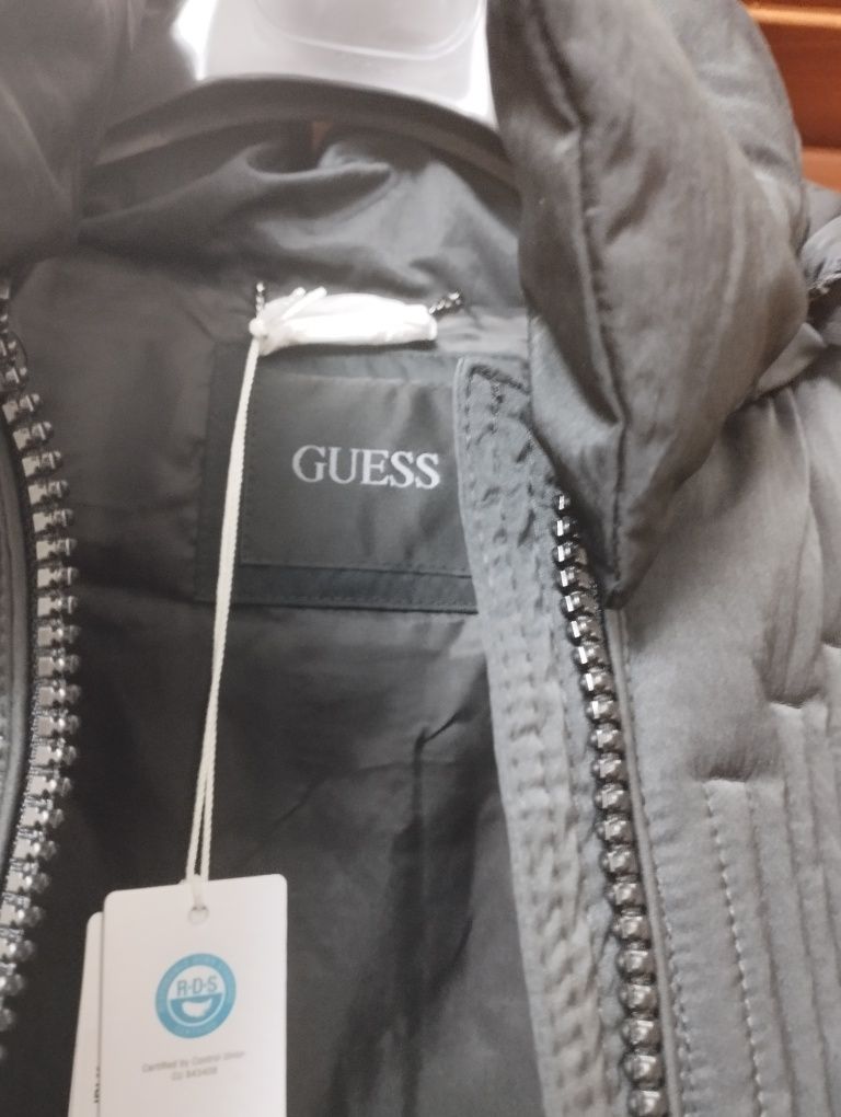 Яке ,грейка ,палто Guess
