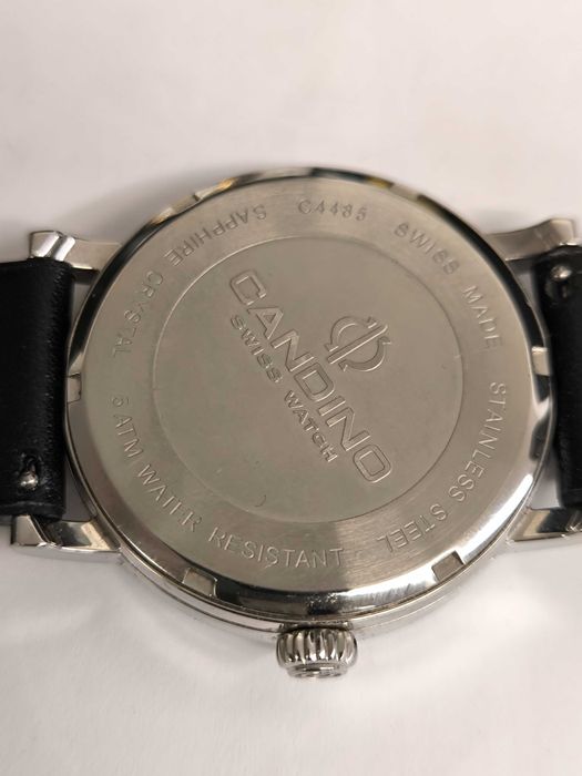 Продавам мъжки часовник CANDINO big DATE