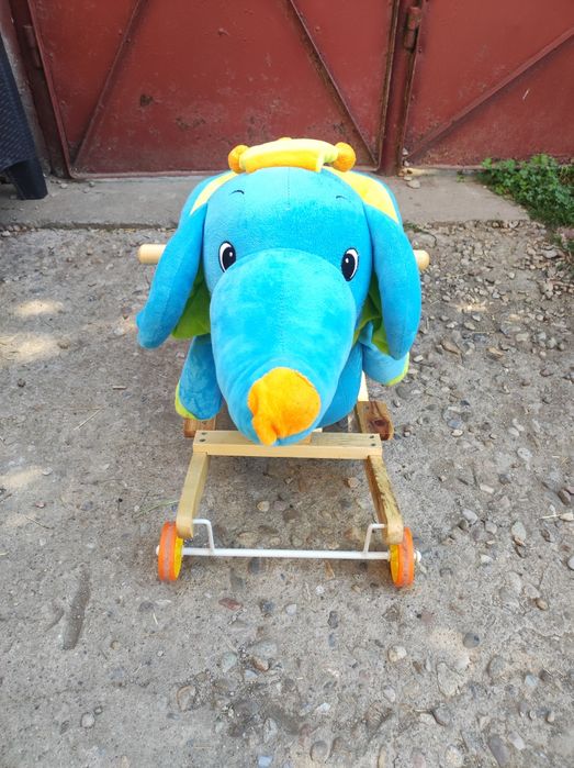 Elefant balansoar cu roti