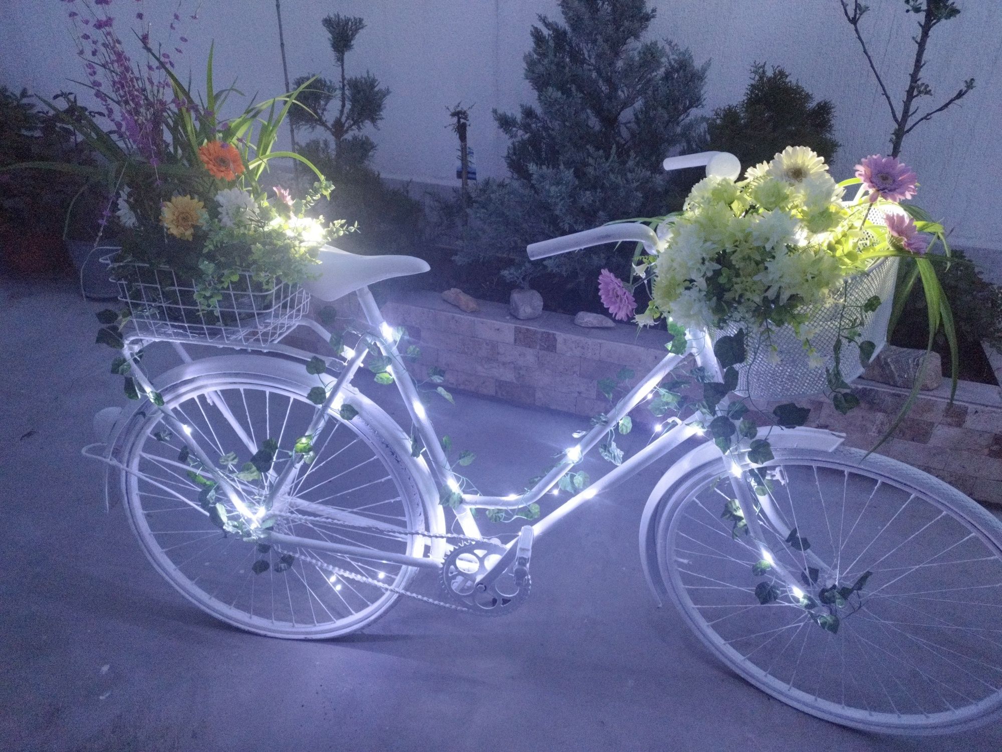 Vând bicicleta decorativă