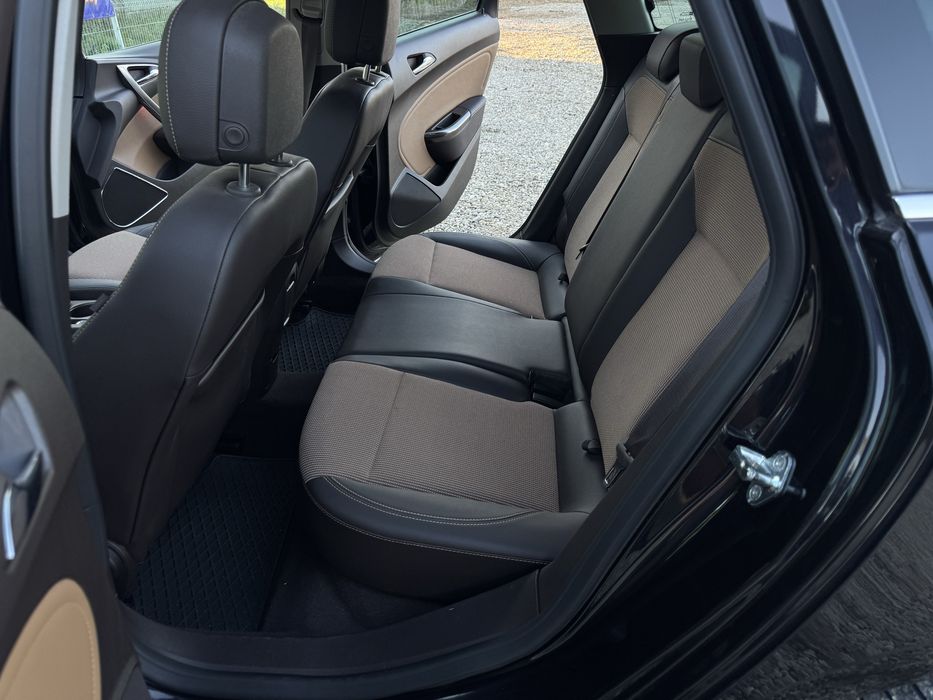 Opel astra J 2011 2.0//160CP