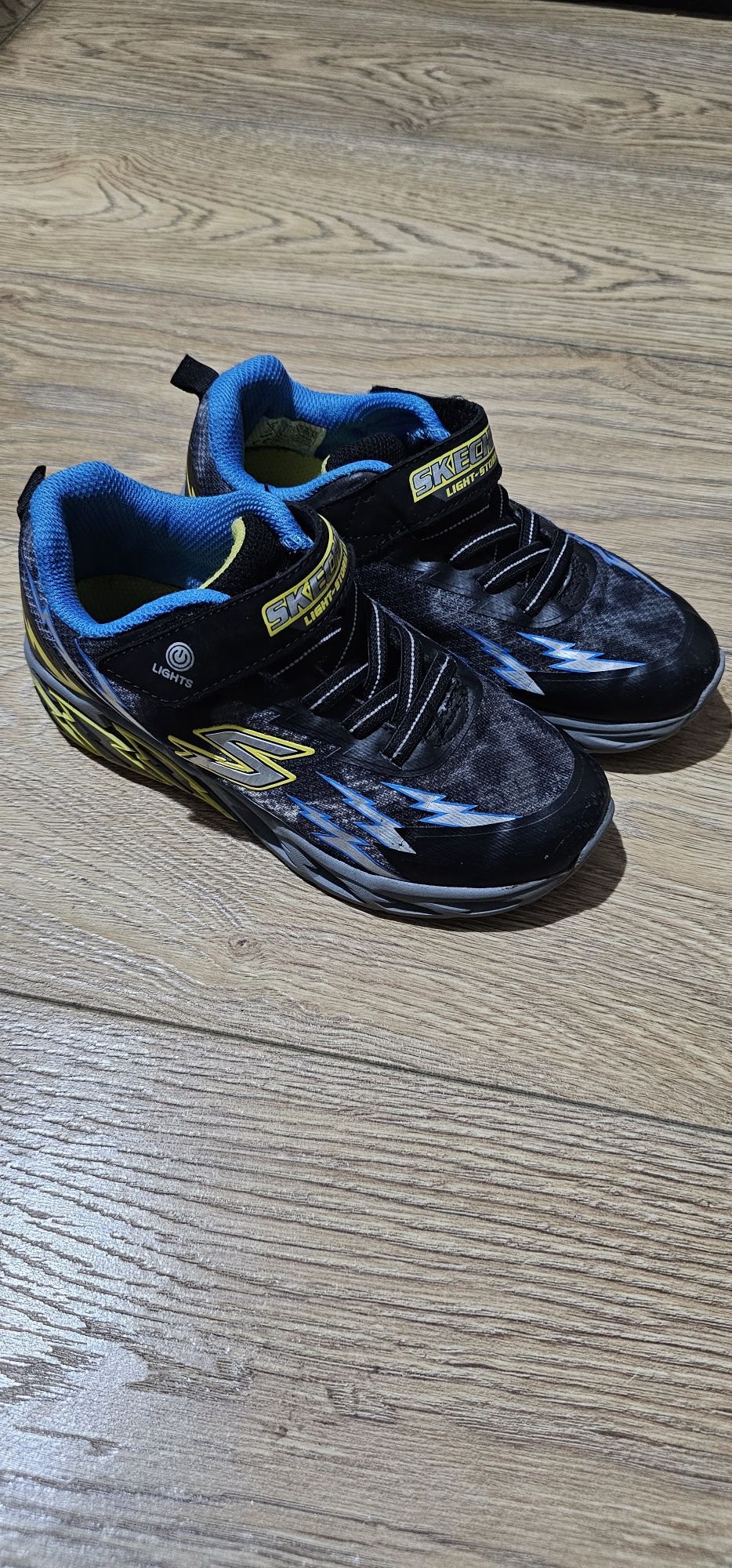 Adidasi Skechers copii