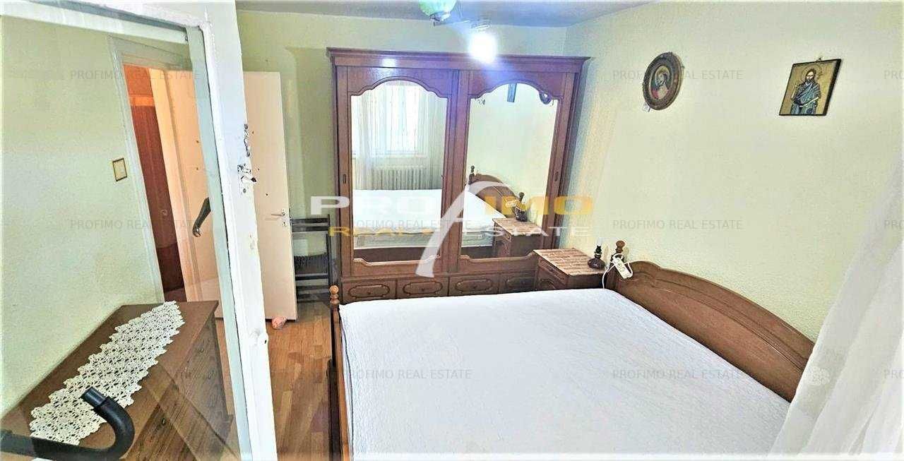 inchiriez un apartament cu 3 camere