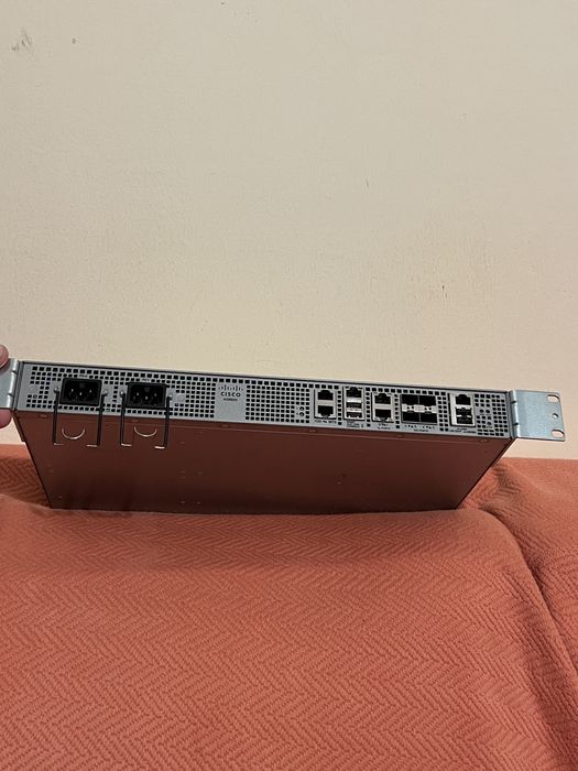 Router Cisco ASR-920-4SZ-A fara licenta pentru 10gb
