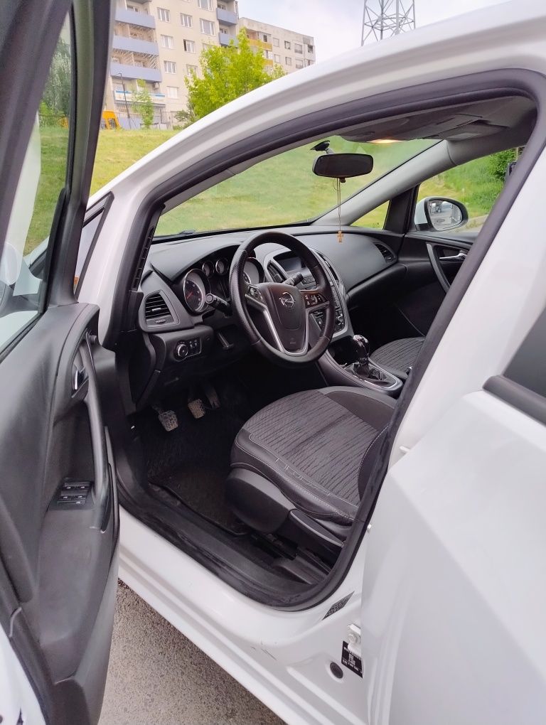 Продавам Opel Astra