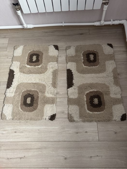 Продам два коврика