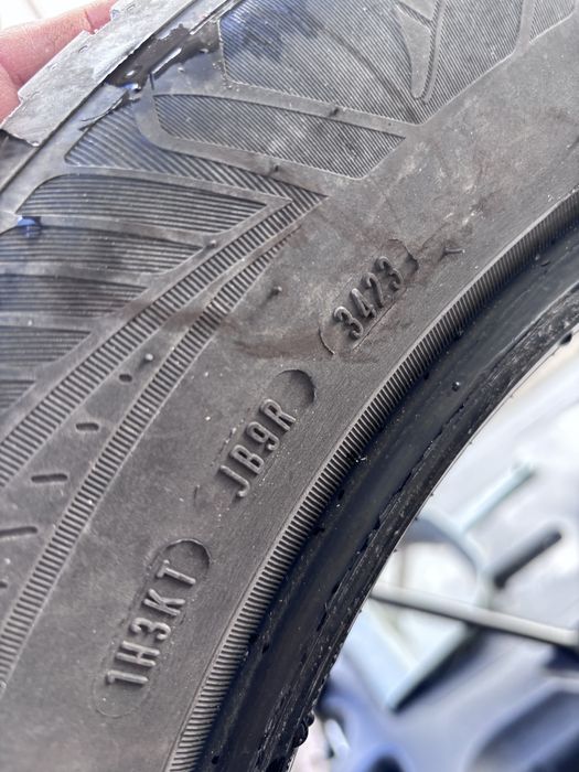 Anvelipe 215/60/17 goodyear iarna/vara