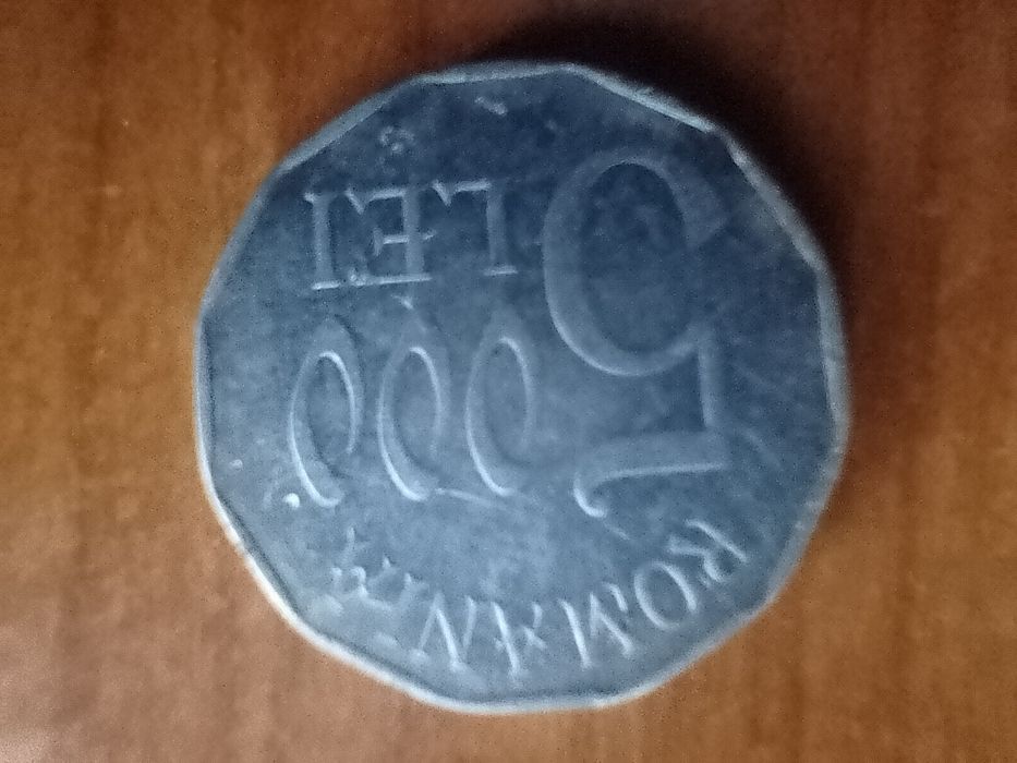 Vând monede vechi