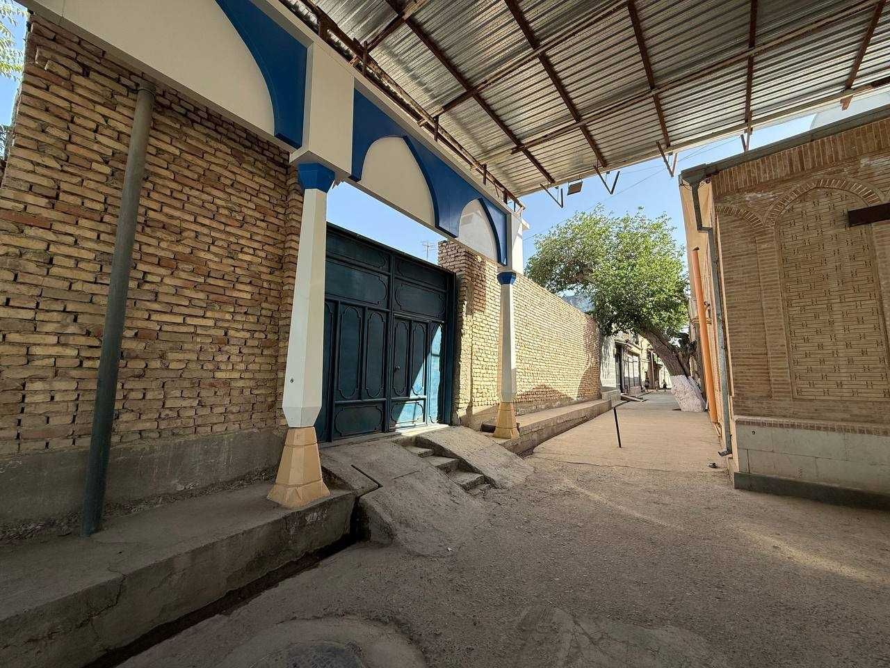 Tayyor 5 sotiqli hovli sotiladi.